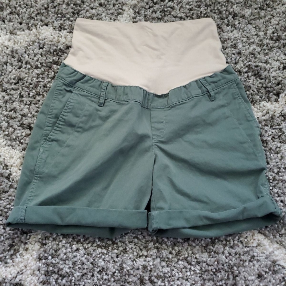 Gap Maternity shorts